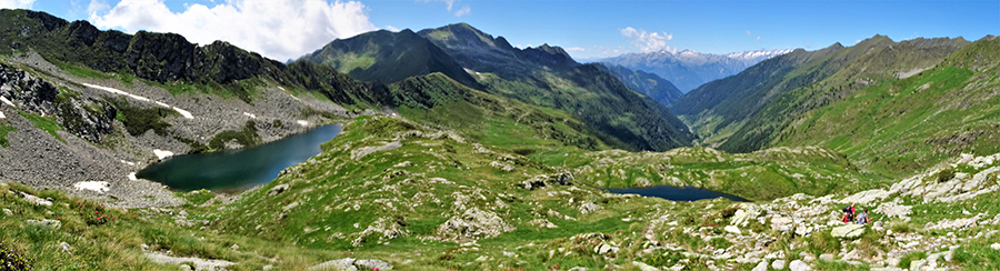 Panorama dal sent. 201 verso i Laghi di porcile e la Valle Lunga